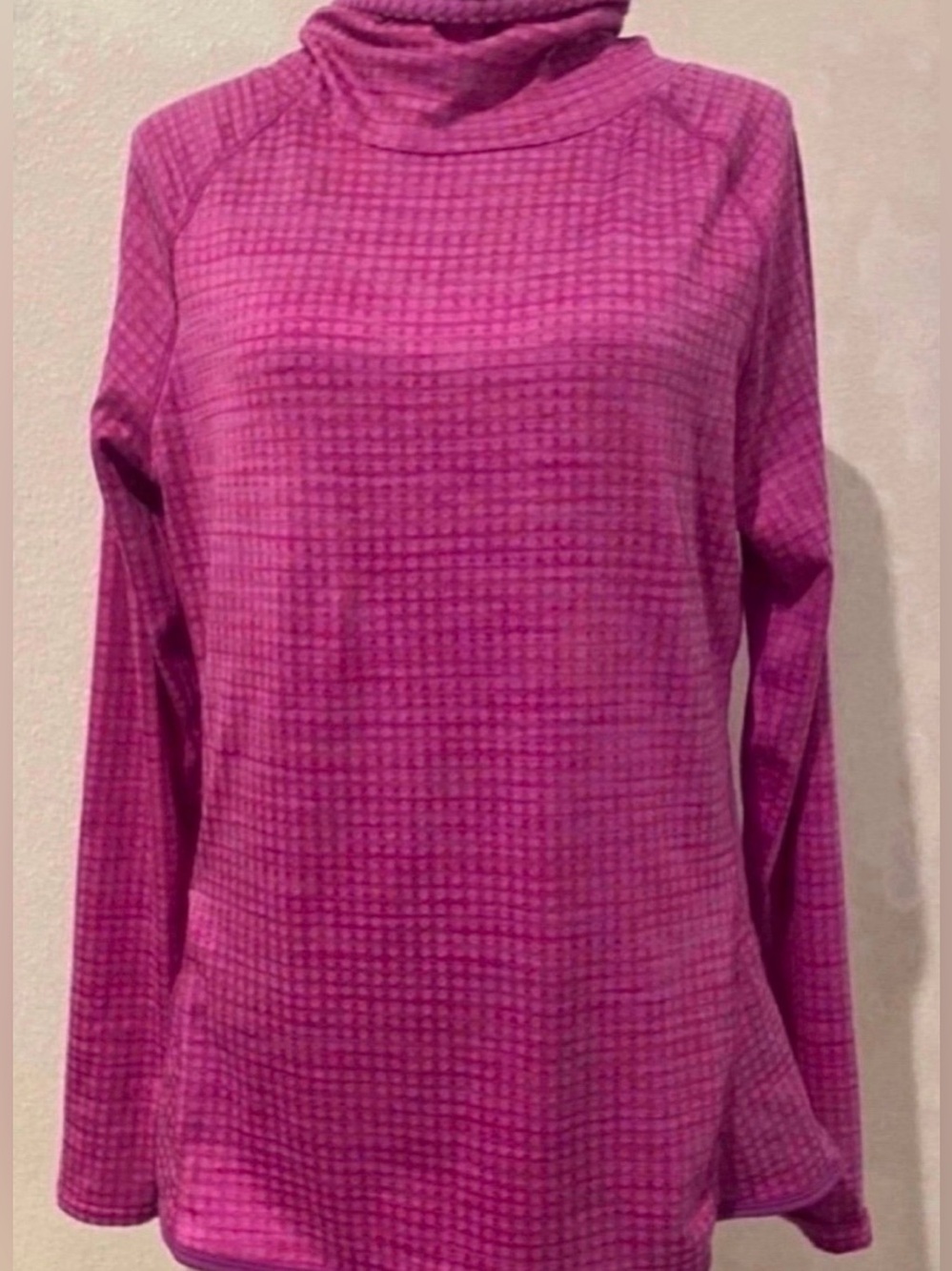 Women’s Pink Long Sleeve Turtleneck Pullover Top (Size L)